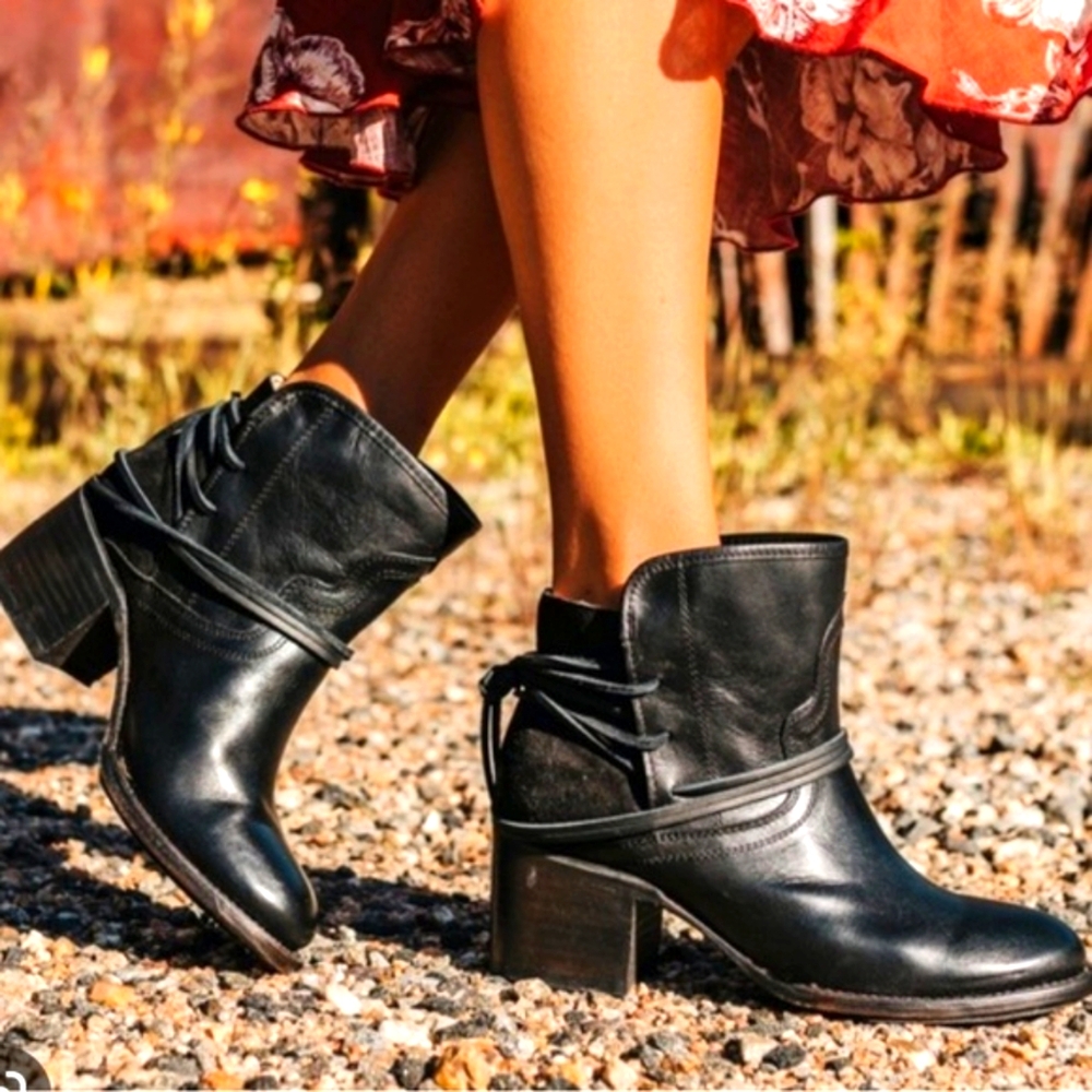 Freebird by Steven Casey Ankle Boots in Black Leather sz 8
